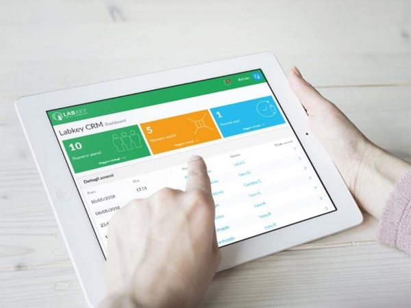 Türen per App öffnen tramite App | LabKey.io