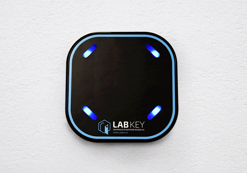LabKey One NFC apriporta con badge