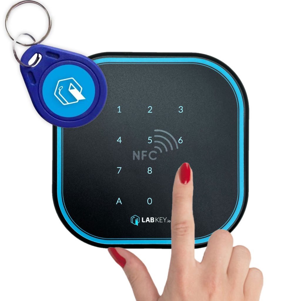 Controllo-accessi-con-LabKey-combo